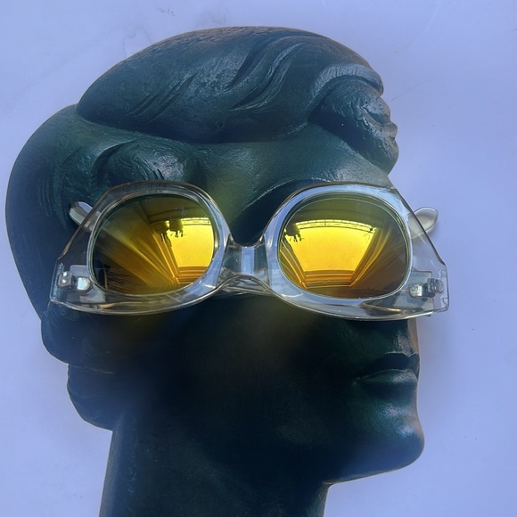 Quay Australia mirror lenses sunglasses - Picture 3 of 8
